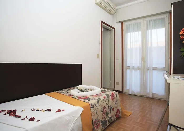 Готель Aspe 3*